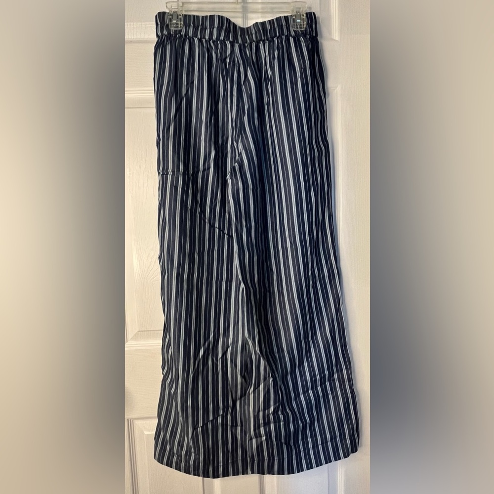 NWT Womans Motion Striped Wide Legged Pants in Pristine Condition!!
